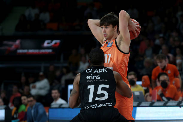 更是全体乒 更是全体乒