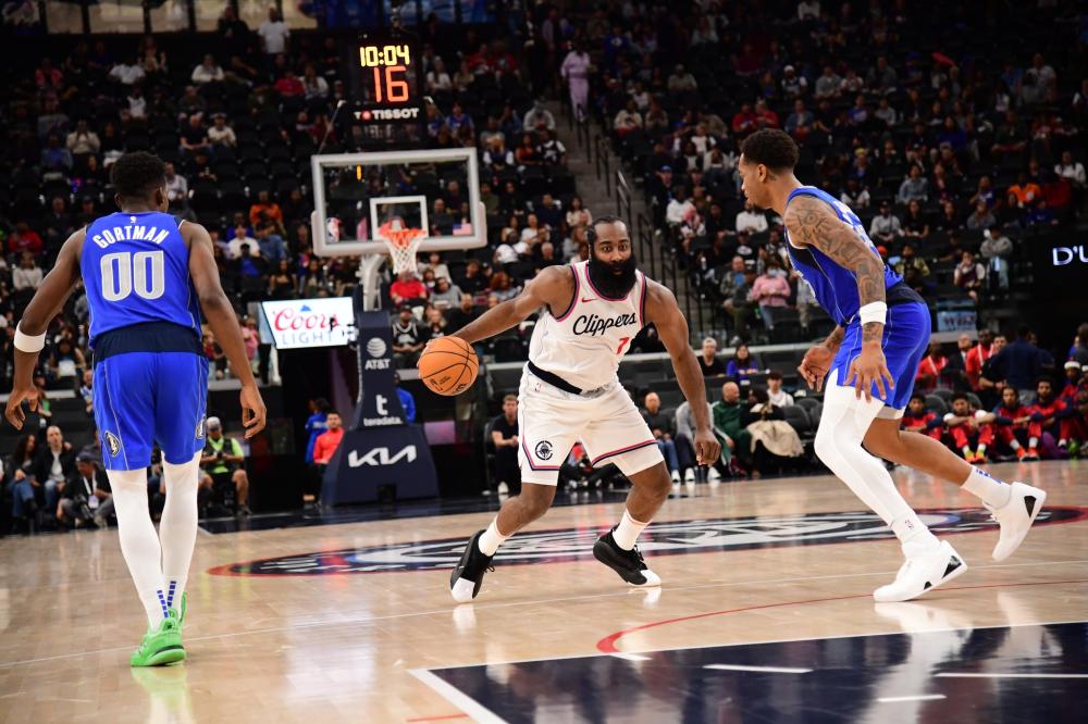 单板滑雪是 单板滑雪是